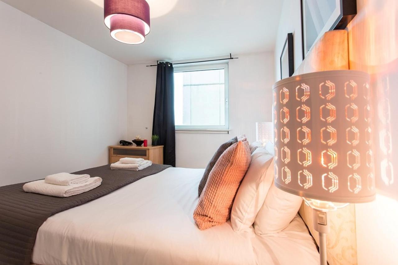 St. George Wharf By Thesqua.Re Apartment London Bagian luar foto
