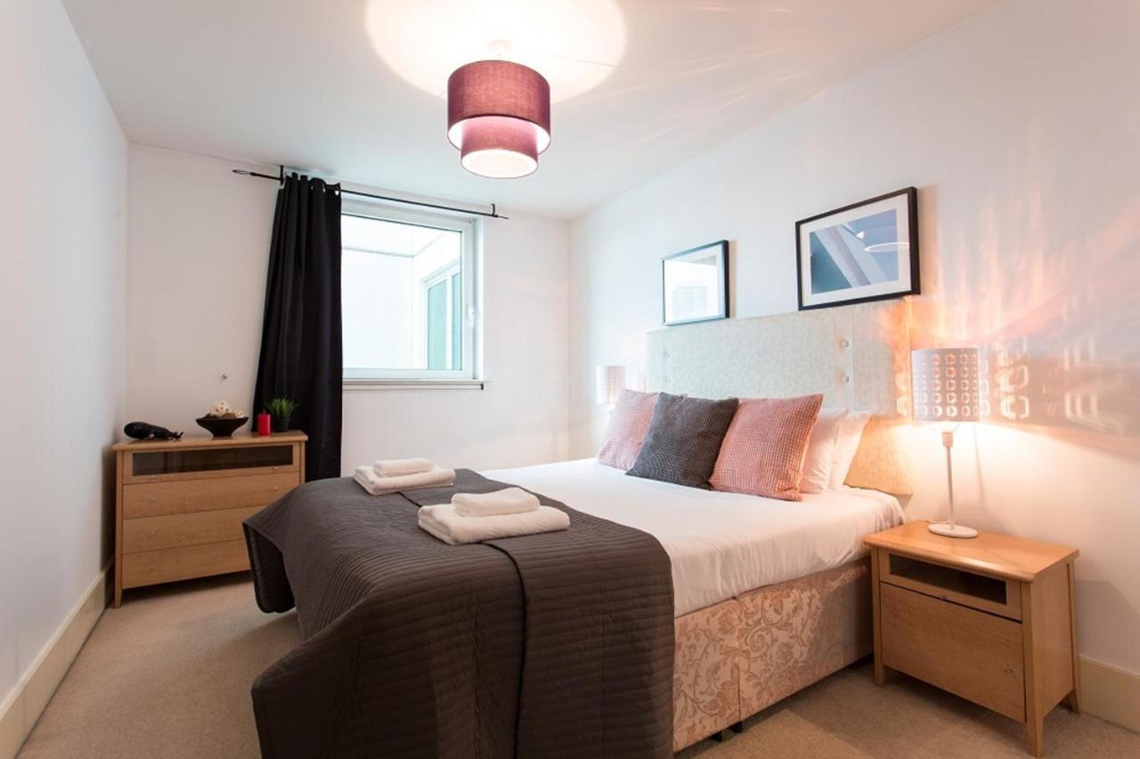 St. George Wharf By Thesqua.Re Apartment London Bagian luar foto