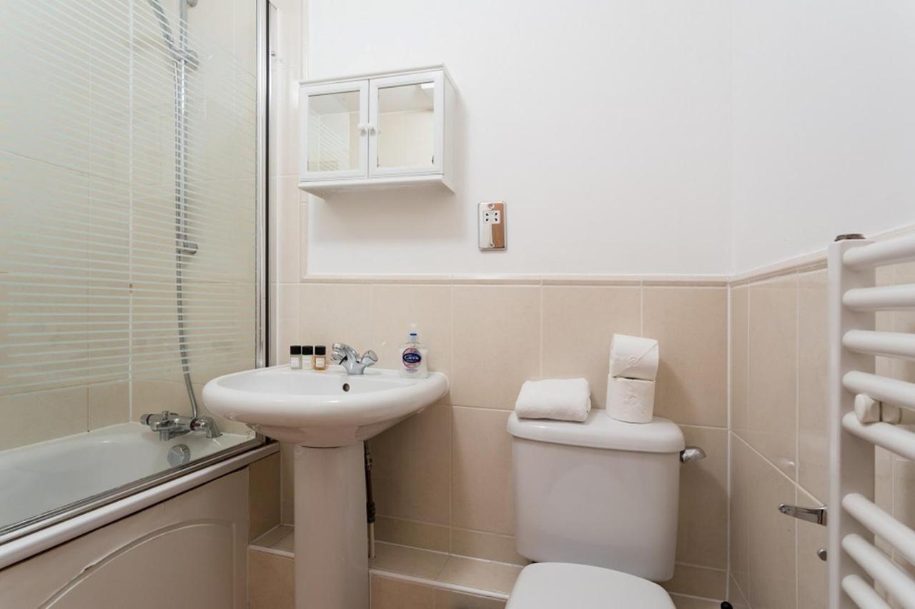 St. George Wharf By Thesqua.Re Apartment London Bagian luar foto