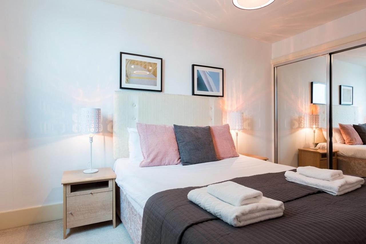 St. George Wharf By Thesqua.Re Apartment London Bagian luar foto