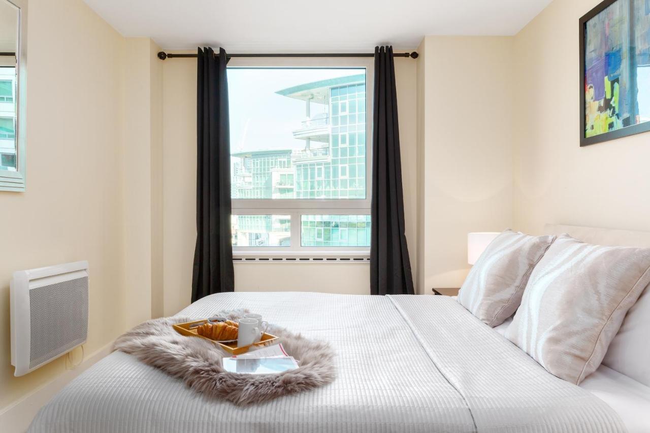 St. George Wharf By Thesqua.Re Apartment London Bagian luar foto